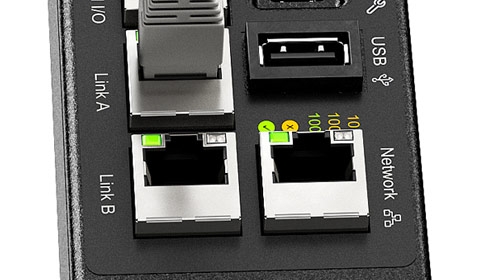 PDU com porta Ethernet gigabit
