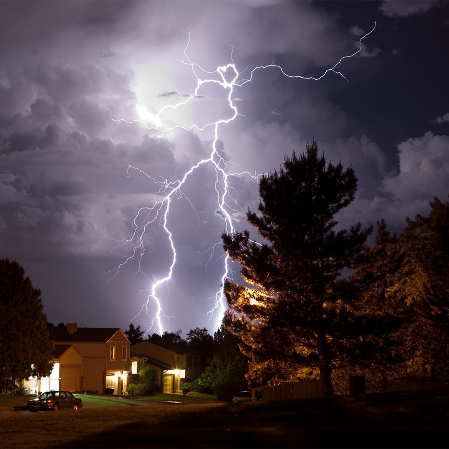 image of a lightning strike